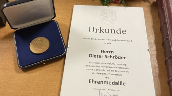 SChröder Thomasburg Ehrenmedaille